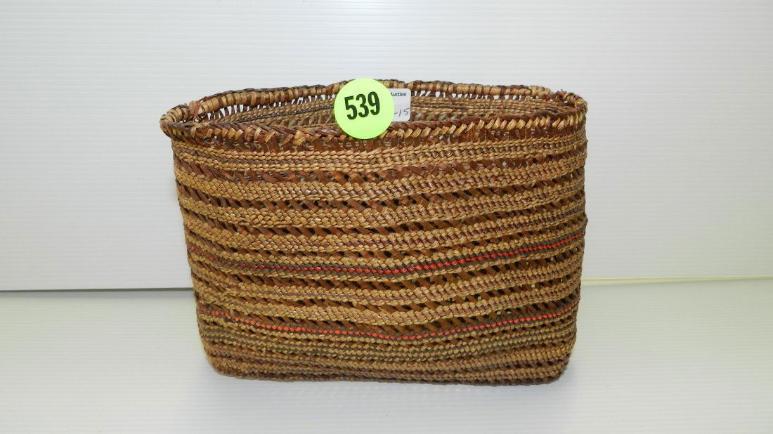 Authentic / vintage Native American hand woven basket,: Authentic / vintage Native American hand woven basket, 5 X 6