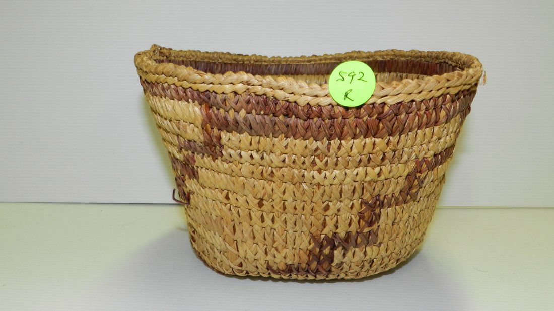 Authentic / vintage Native American hand woven basket,: Authentic / vintage Native American hand woven basket, 5 x 8