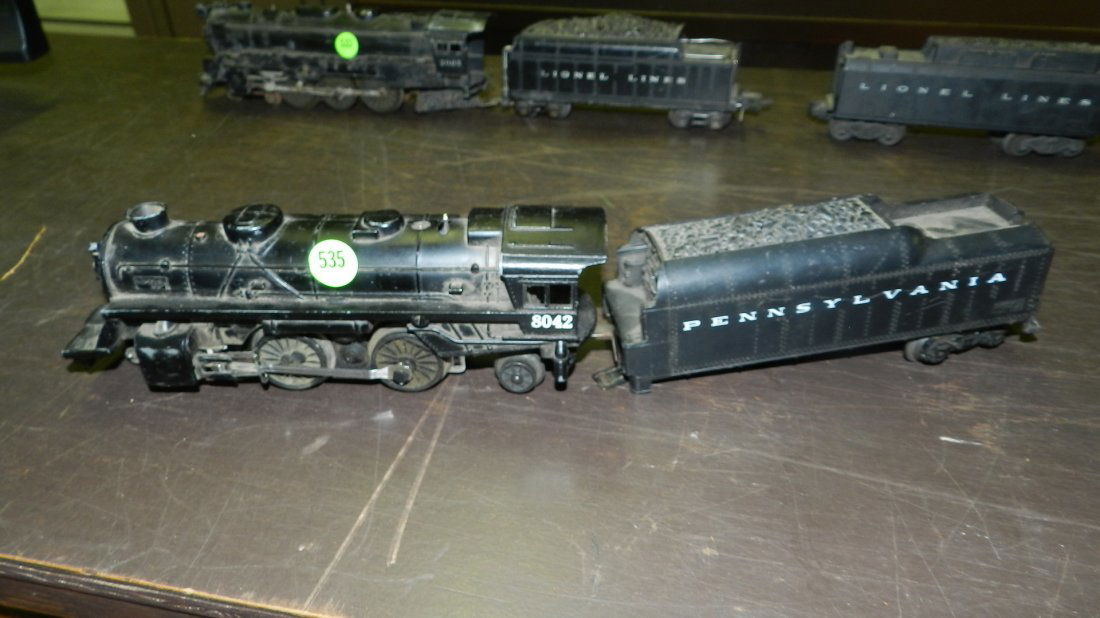 Vintage Lionel toy train engine and tender / coal car