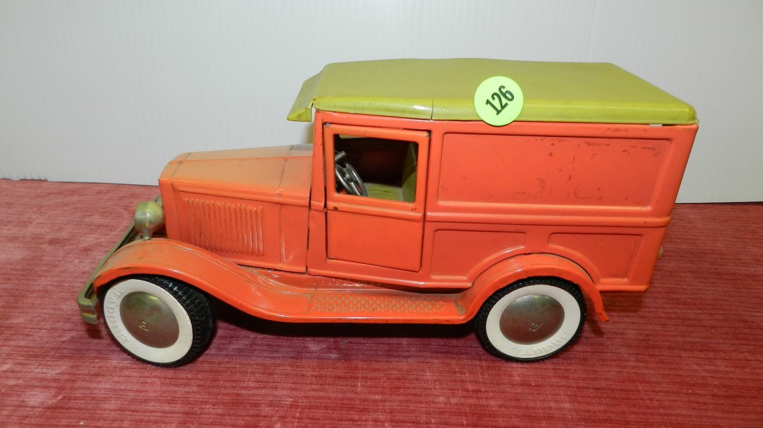 vintage Buddy L toy car: vintage Buddy L toy car