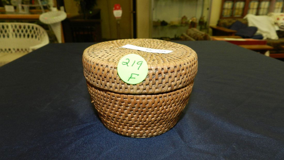 Native American lidded basket: Native American lidded basket