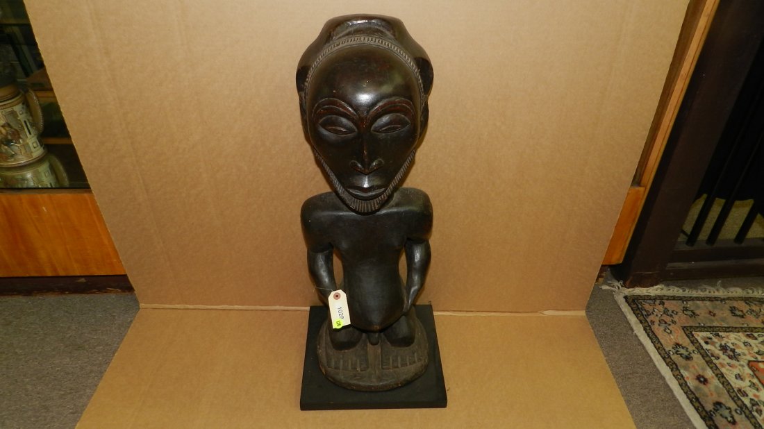 1028) hand carved African Hemba Ancestor figure w/ wood: 1028) hand carved African Hemba Ancestor figure w/ wood base, 28 x 10