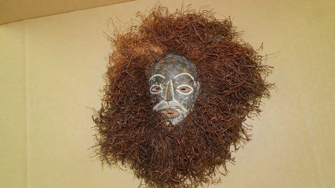 1740) Central African carved mask. 18 x 15" w/Raffia: 1740) Central African carved mask. 18 x 15" w/Raffia
