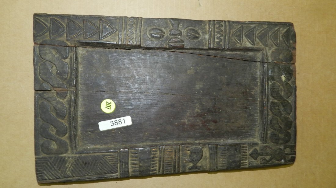 3881) African A Yoruba divination tray. 15 x 9 x 1: 3881) African A Yoruba divination tray. 15 x 9 x 1