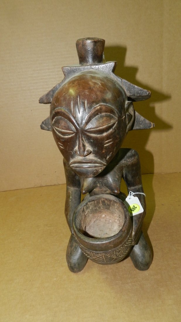 9307) African Shankadi female bowl beater 17 x 8: 9307) African Shankadi female bowl beater, from DR Congo. 17 x 8