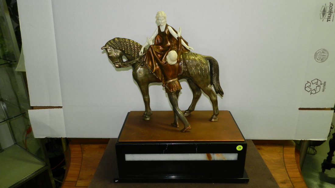 nice bronze & marble statue Romeo & Juliet, Sculpture: nice bronze & marble statue Romeo & Juliet, Sculpture after OTTO POERTZEL (1876-1963)*A TOM DE REIMER FIGURATIVE TABLEAUX, cond G minor corner on back base missing, appears original, signed,