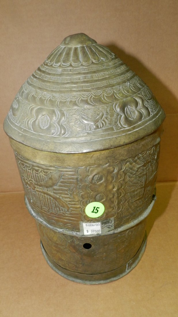 12019) African container with lid, copper / brass.: 12019) African container with lid, copper / brass. Dented.11 x 6