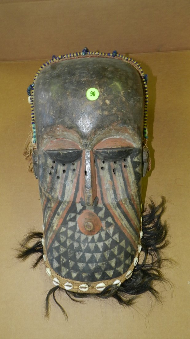 1844) Central African Polychrome mask. 18 x 7 x 8: 1844) Central African Polychrome mask. 18 x 7 x 8