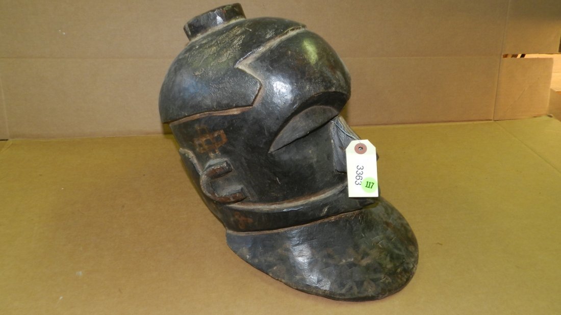 3363) African Kuba helmet mask DR Congo, 11 x 14 x 7: 3363) African Kuba helmet mask DR Congo, 11 x 14 x 7