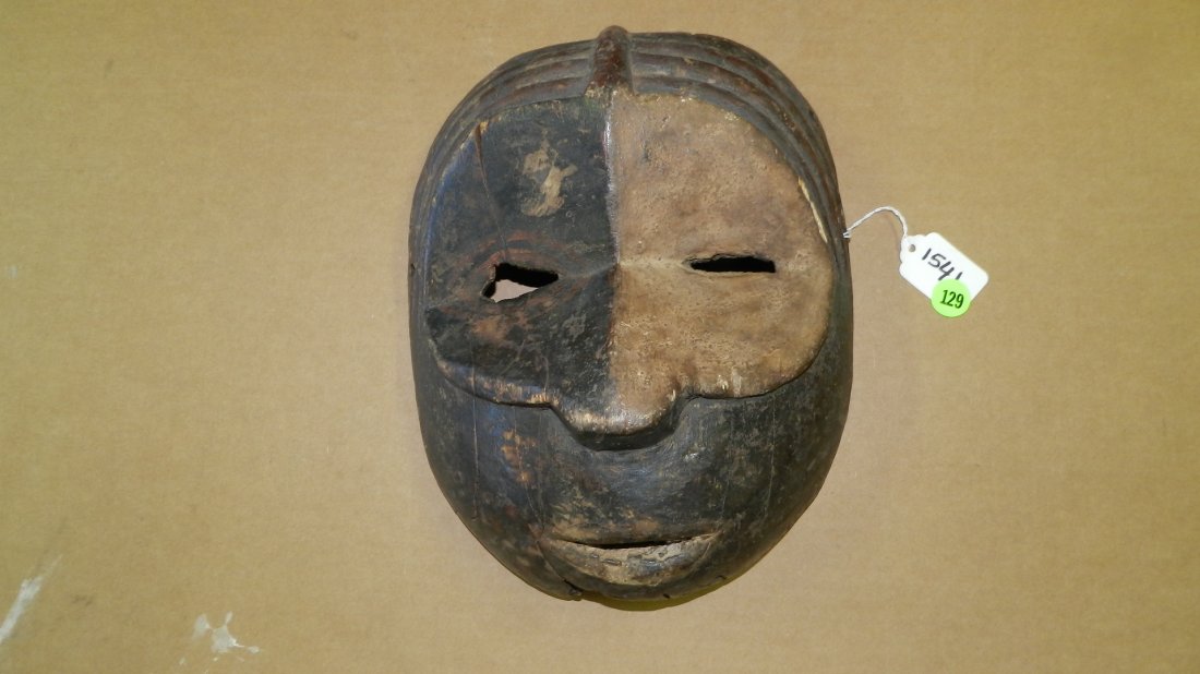 1541) African carved Mbole DR Congo mask, loss, 11 x 8: 1541) African carved Mbole DR Congo mask, loss, 11 x 8 1/2
