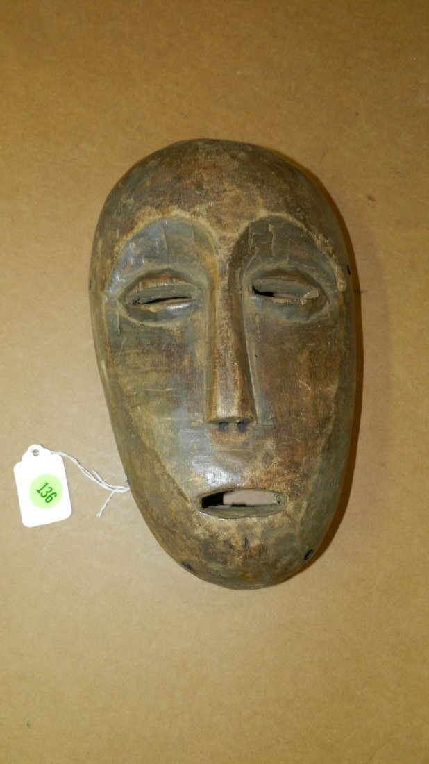 7124) Central African carved mask 9 1/2 x 6 x 3: 7124) Central African carved mask 9 1/2 x 6 x 3