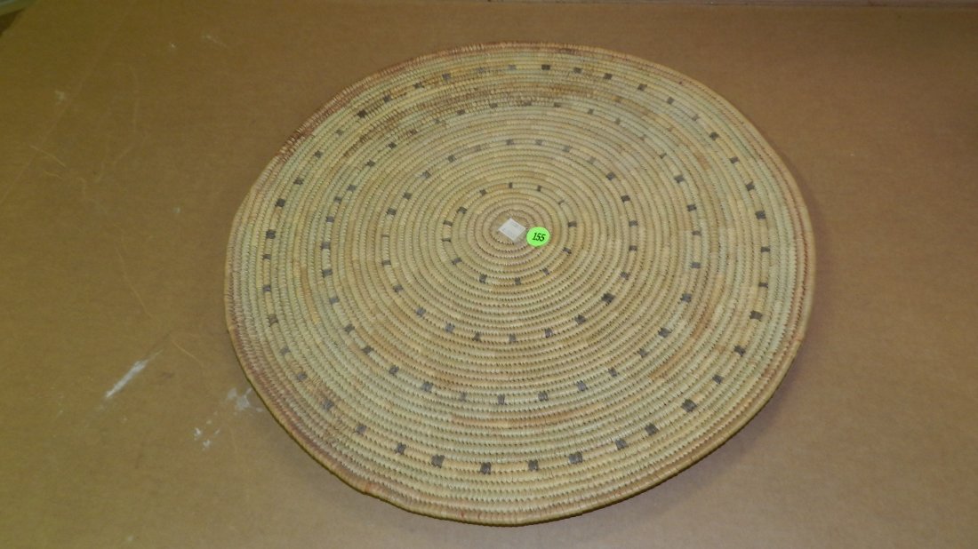 ?) African hand woven / handmade grass platter / tray: ?) African hand woven / handmade grass platter / tray 19" across