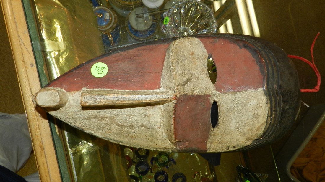 African hand carved mask. 13": African hand carved mask. 13"