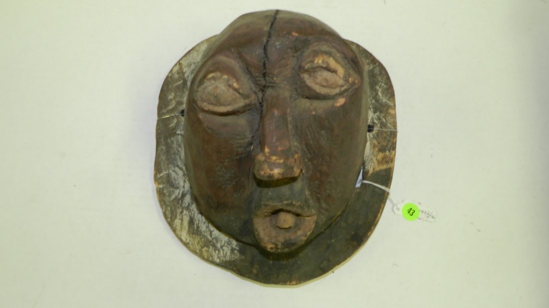 3852) Hand made Polychrome Central African mask. 11 x 9: 3852) Hand made Polychrome Central African mask. 11 x 9 x 6
