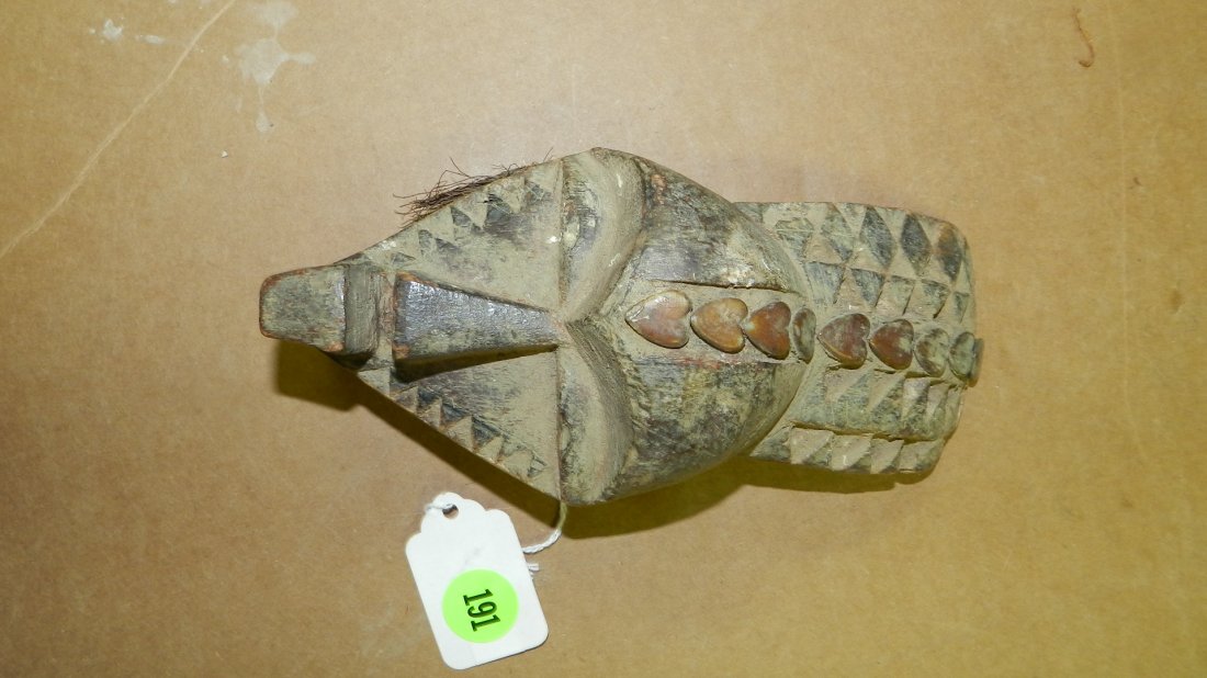 5944) carved small African mask 7": 5944) carved small African mask 7"