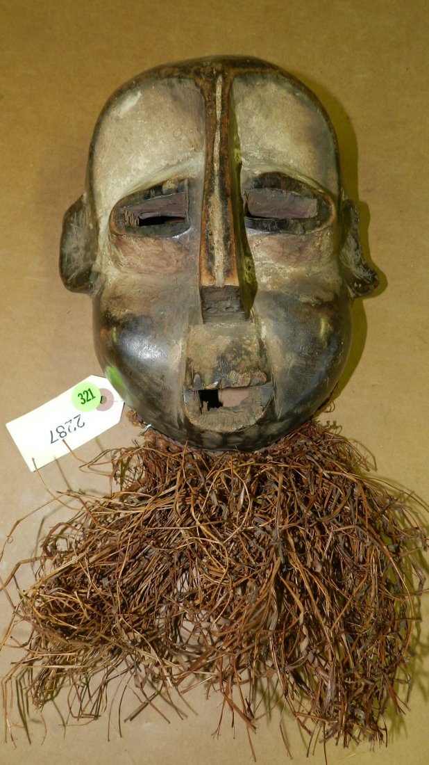 2287) carved Central African mask 15" w/ raffia: 2287) carved Central African mask 15" w/ raffia