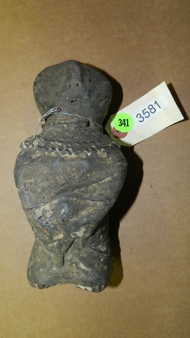 3581) African ceramic figure 7" Tanzania: 3581) African ceramic figure 7" Tanzania