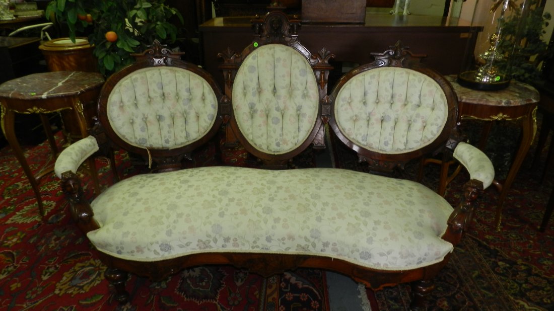 stunning antique carved Georgian era carved ladies bust: stunning antique carved Georgian era carved ladies bust design settee / sofa, cond VG SSR = special shipping required