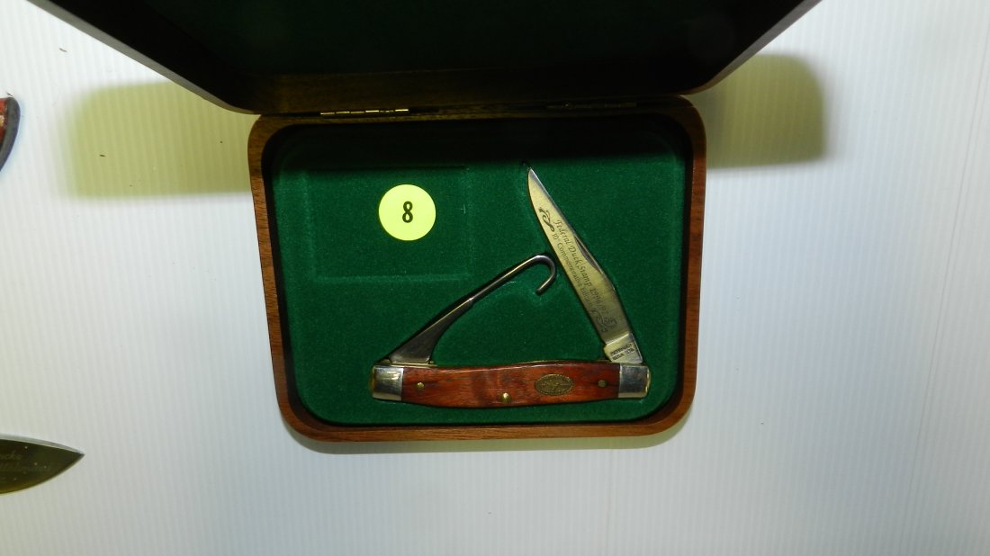 Schrade 1996 / 97 Federal Duck Stamp pocket knife in: Schrade 1996 / 97 Federal Duck Stamp pocket knife in wooden box display