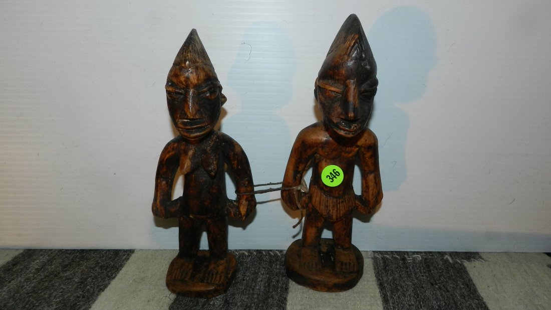 2 piece African carved figures.: 2 piece African carved figures.