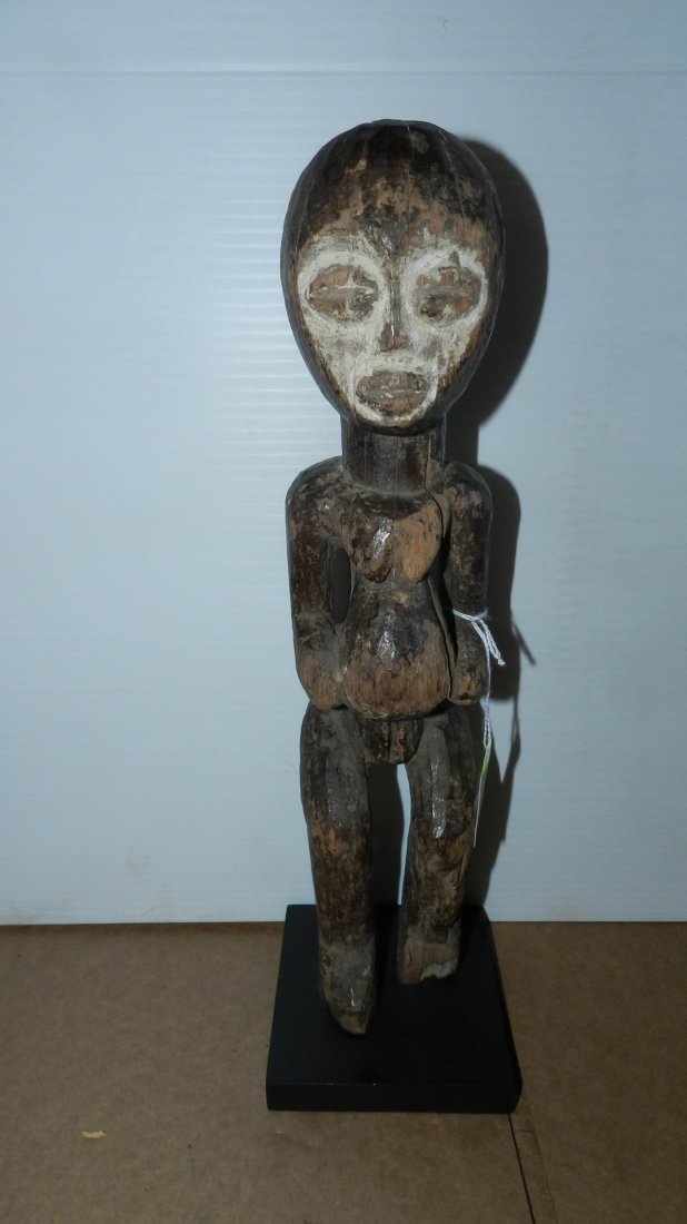 African female w/broken foot. On Stand.: African female w/broken foot. On Stand.