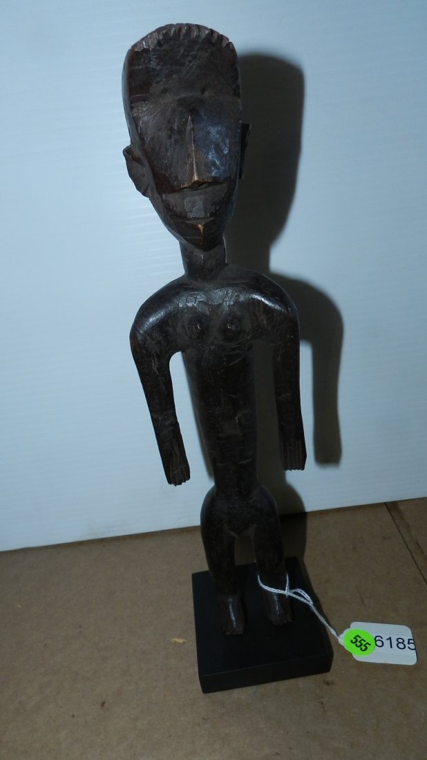 East African Standing female Tanzania: East African Standing female Tanzania