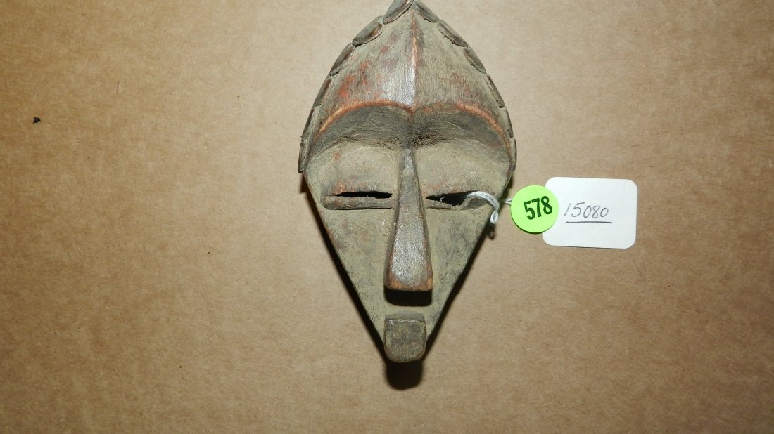 small African carved mask: small African carved mask