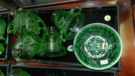 Tray of green depression glassware, no tray. COND VG: Tray of green depression glassware, no tray. COND VG