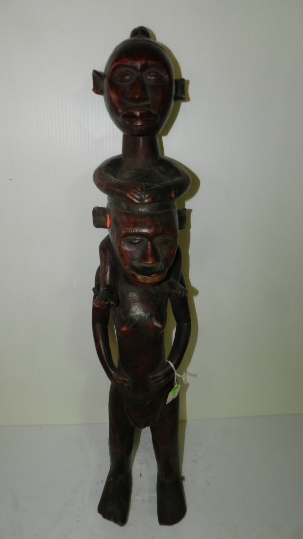 6174) nice East African standing female figure w/child: 6174) nice East African standing female figure w/child on shoulder 31"
