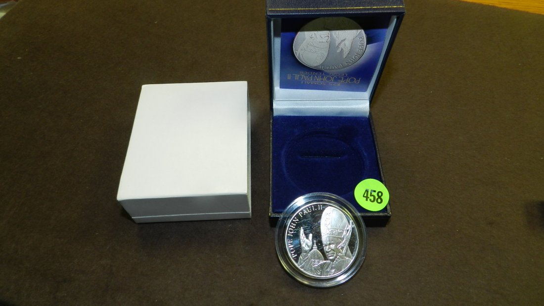 2001 Somali Republic $25 Pope John Paul II, 1 Toz .999: 2001 Somali Republic $25 Pope John Paul II, 1 Toz .999 Fine Silver Coin Round
