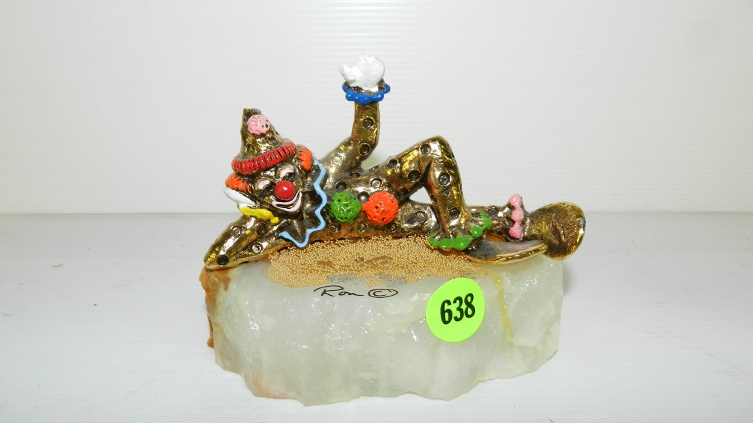 Original signed Ron Lee Clown Figurine / sculpture on: Original signed Ron Lee Clown Figurine / sculpture on marble base laying down