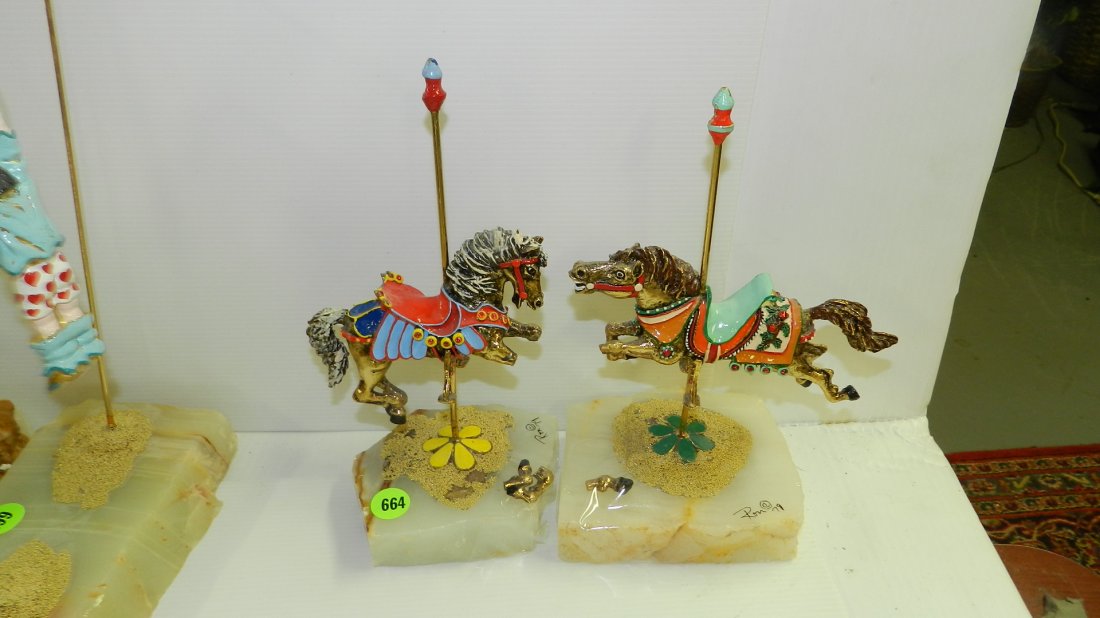2 piece Original signed Ron Lee Clown Figurine /: 2 piece Original signed Ron Lee Clown Figurine / sculpture on marble base horses (both need repair to feet)