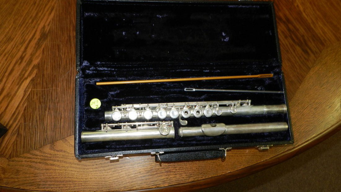 Vintage Silver flute (Artley) with case- circa early 70: Vintage Silver flute (Artley) with case- circa early 70's