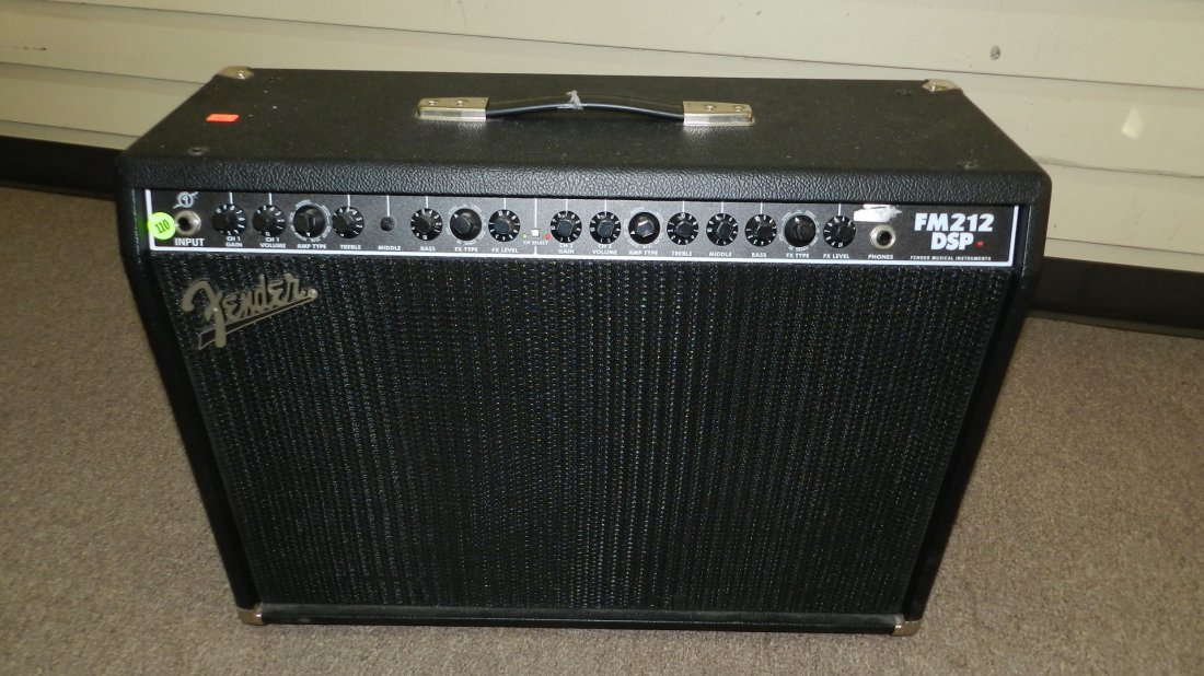 NICE FENDER GUITAR AMP FM212 DSP: NICE FENDER GUITAR AMP FM212 DSP
