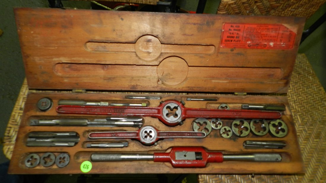 antique tap and die set in case: antique tap and die set in case