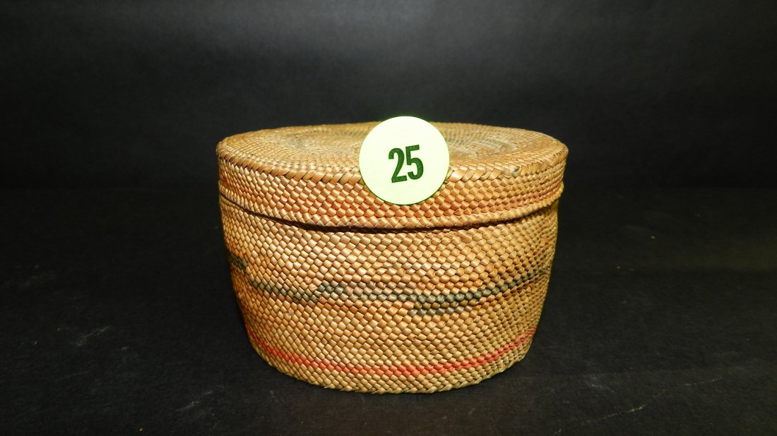 Wonderful Original antique hand woven Native American: Wonderful Original antique hand woven Native American lidded basket by Makah tribe, COND VG