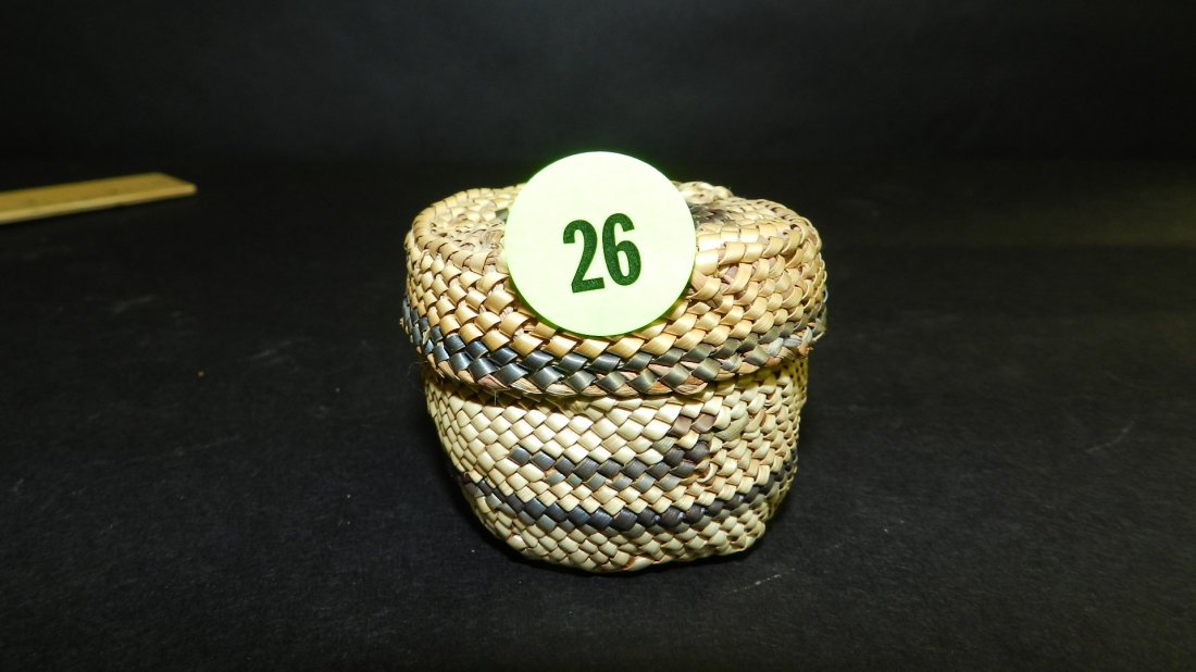 Original hand woven Native American mini lidded basket: Original hand woven Native American mini lidded basket by Makah tribe, COND VG