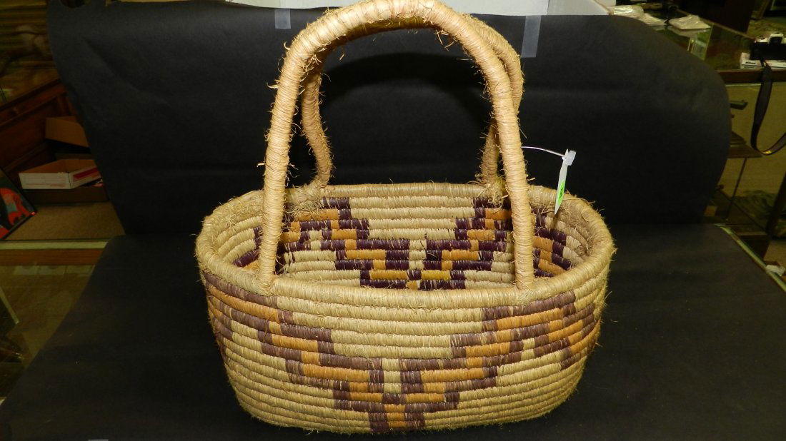 Large Original hand woven Native American shopping: Large Original hand woven Native American shopping basket, Chehalis tribe