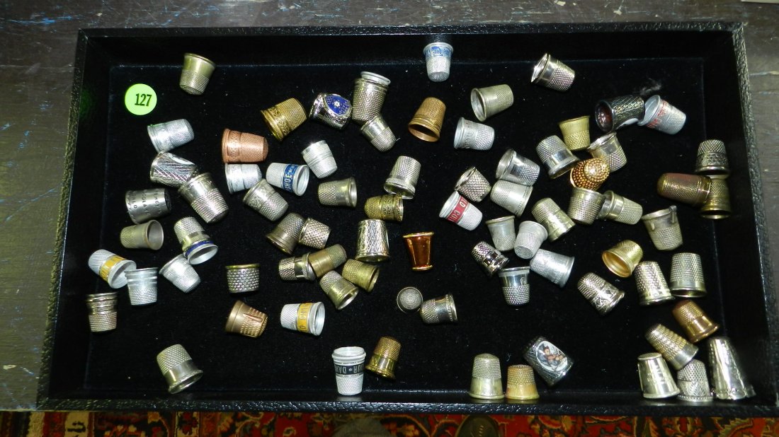 Tray of vintage thimbles, advertising, etc., various: Tray of vintage thimbles, advertising, etc., various sizes, makers. COND VG, No tray