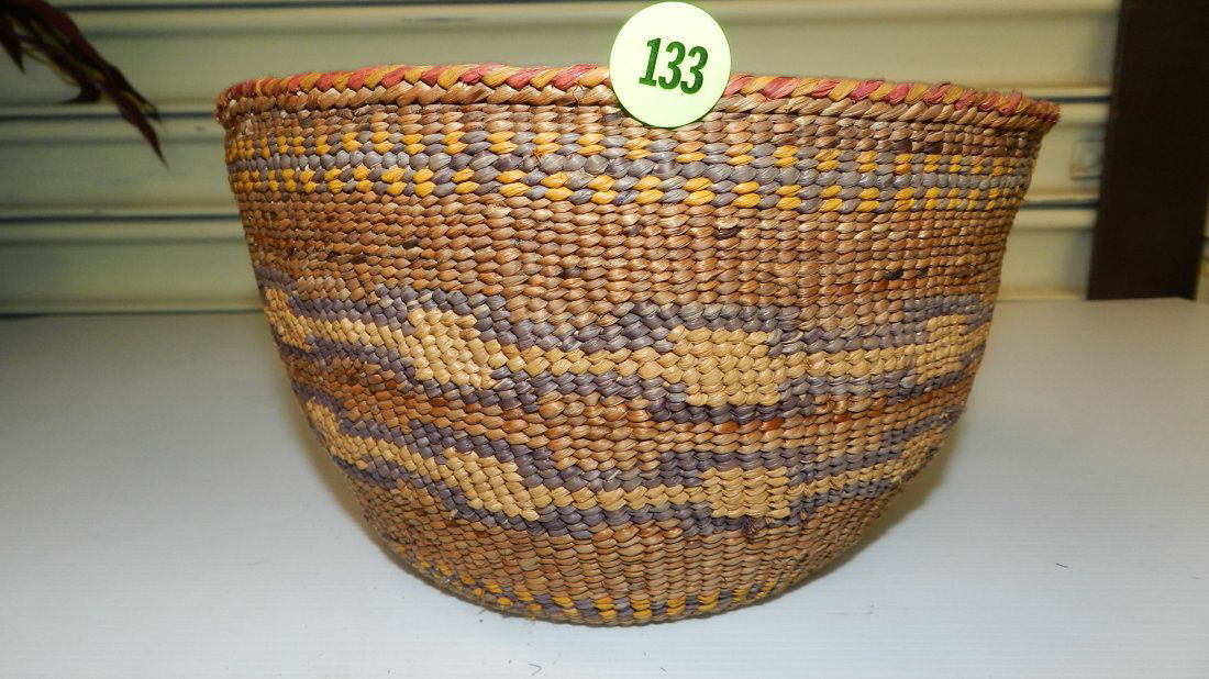 Nice Native American Lower Chehalis Sweet Grass 7: Nice Native American Lower Chehalis Sweet Grass 7 raffia bowl, 5 x 8"