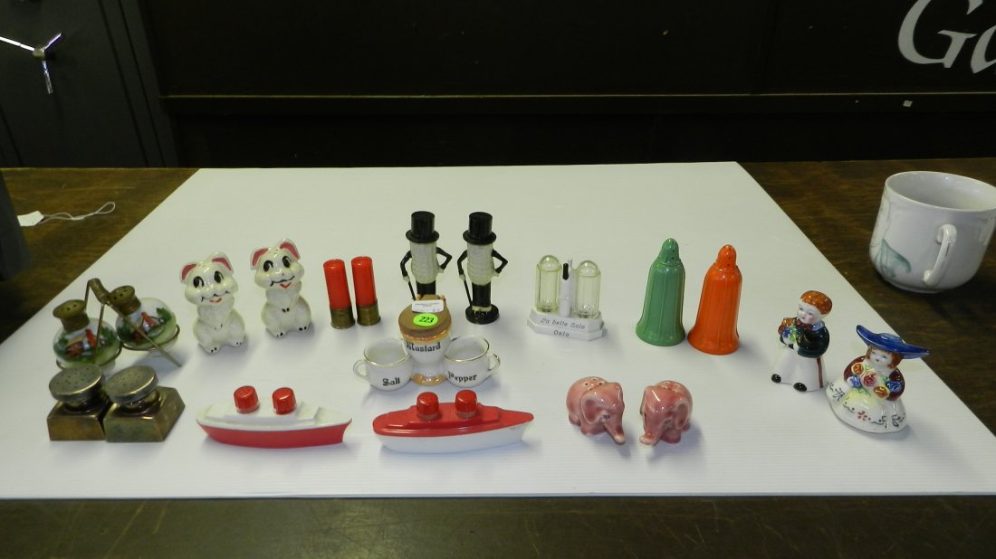 83) Collection of unique, vintage / antique salt &: 83) Collection of unique, vintage / antique salt & pepper sets, COND VG