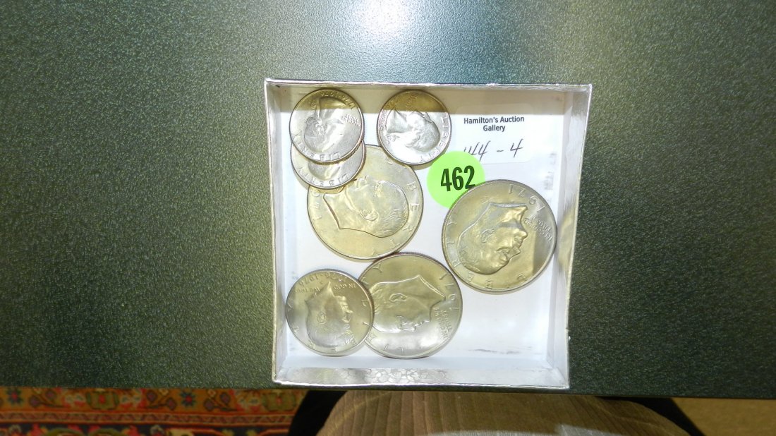 Nice collection of US currency including Ike dollars: Nice collection of US currency including Ike dollars