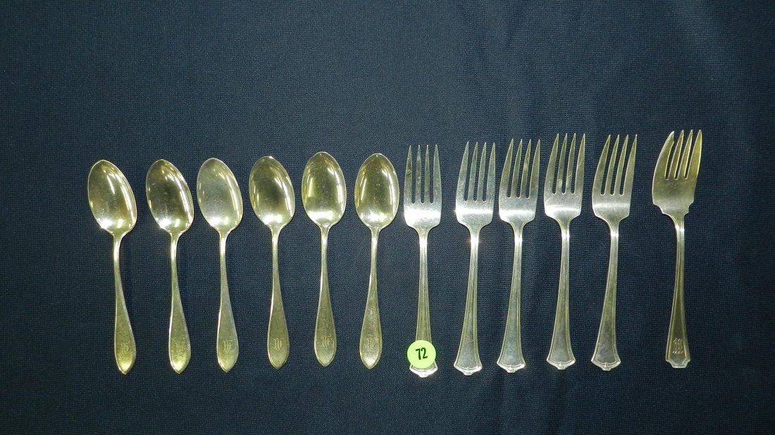 12 piece Sterling flatware, forks and spoons, NON: 12 piece Sterling flatware, forks and spoons, NON matching. Total gram - APPROX. 305