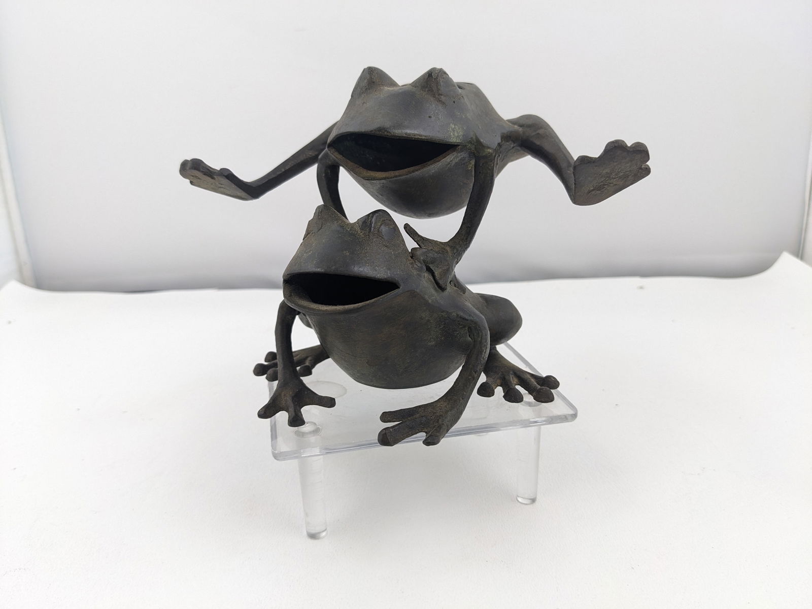 SPI San Pacific  International Leaping Frogs Sculpture (1 of 5)