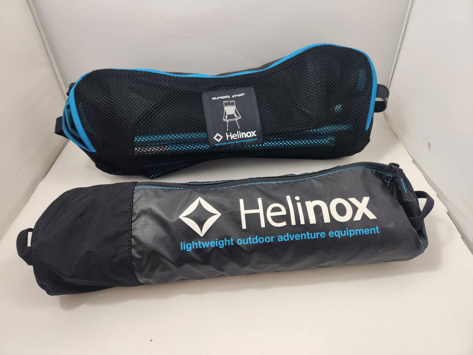 Helinox Sunset Chair and Table: Helinox Sunset Chair and Table with one cup holder; bagged 20"x 8"