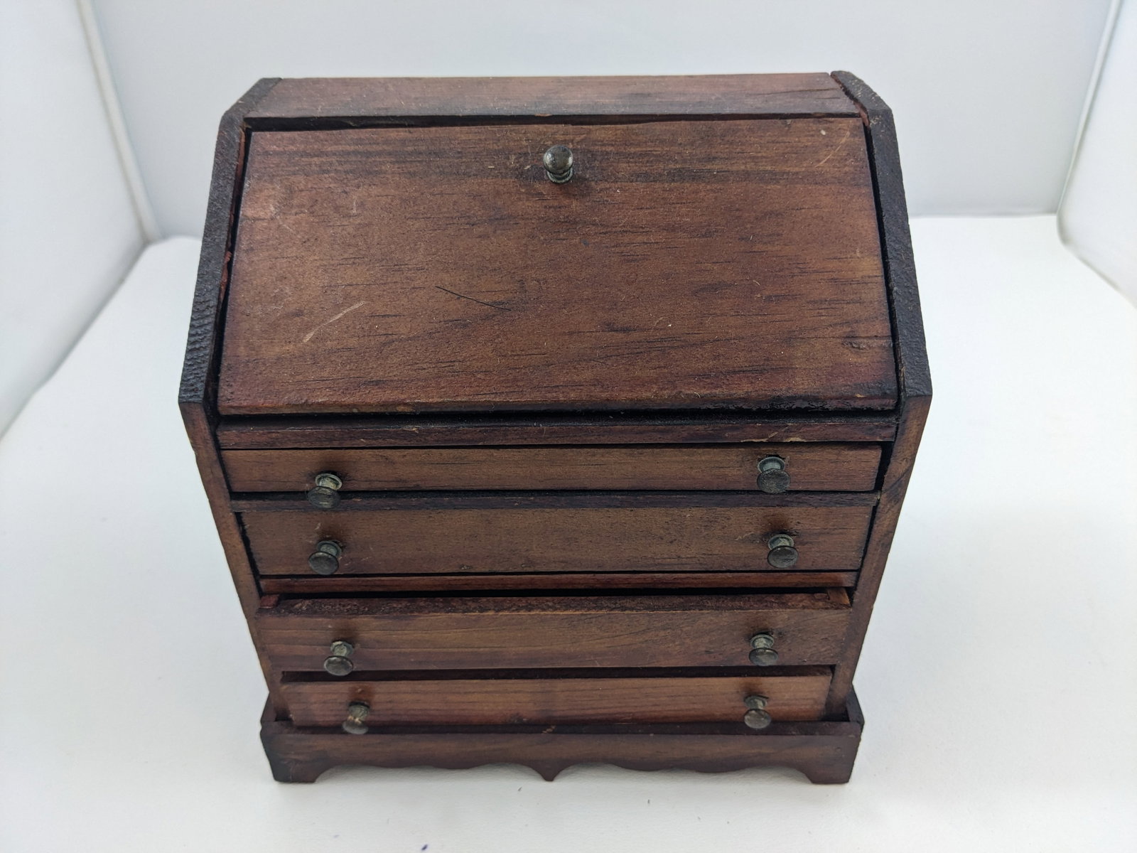Minature wooden slant front desk: Minature Slant front desk with 4 drawers. 7.5x7