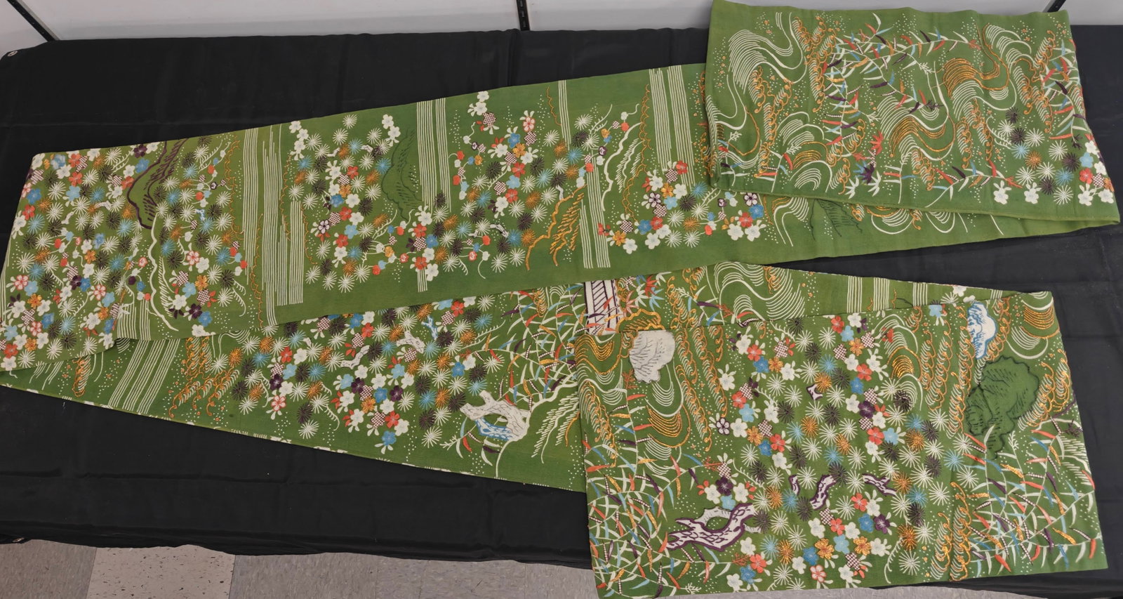 Vintage Silk Japanese Obi: Stunning formal silk embroidered Japanese obi. 12x160 inches. Green silk accented with gold thread and embroiderey on both sides.