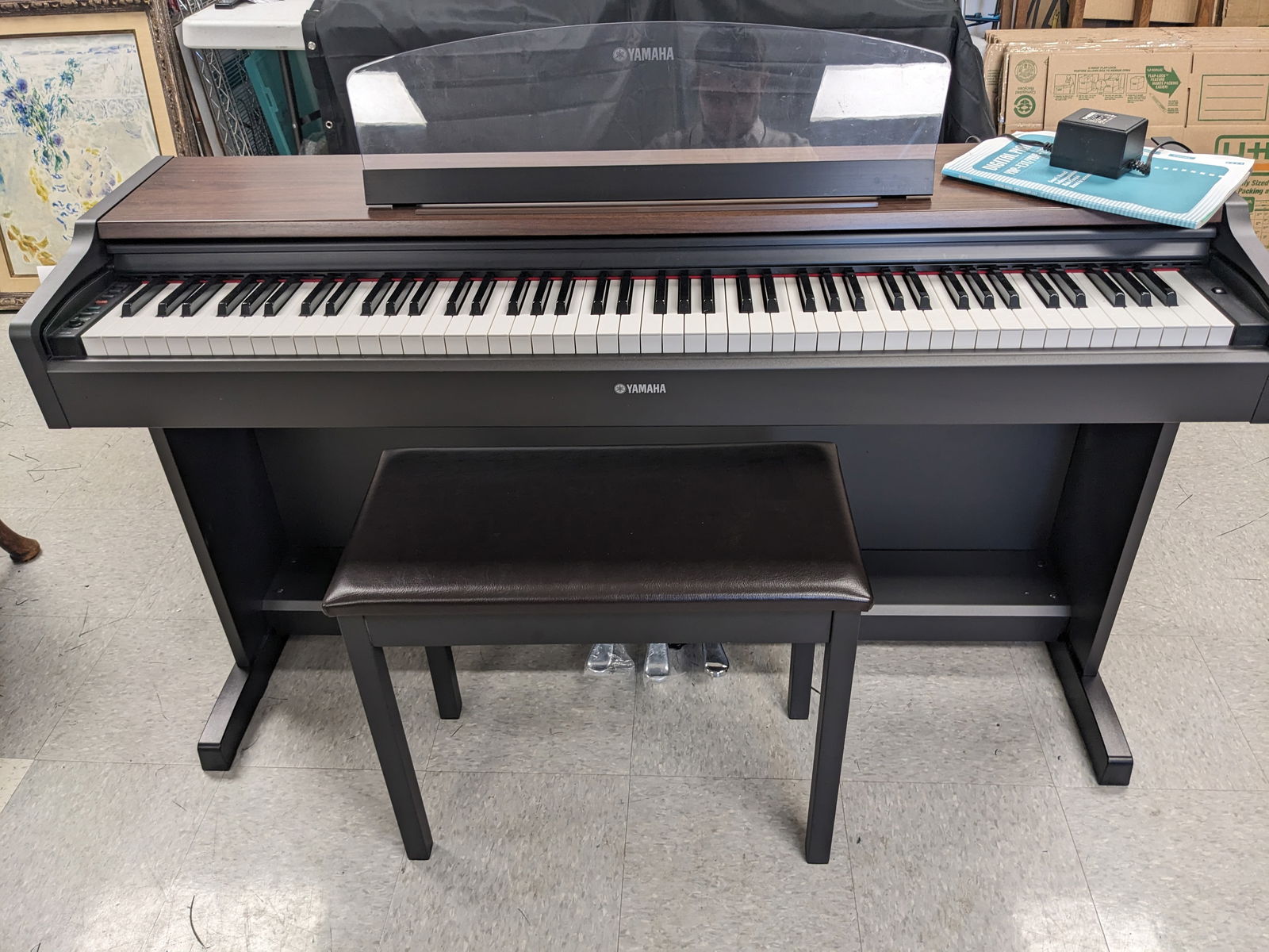 Yamaha YDP-213 Digital Piano with bench (1 of 13)