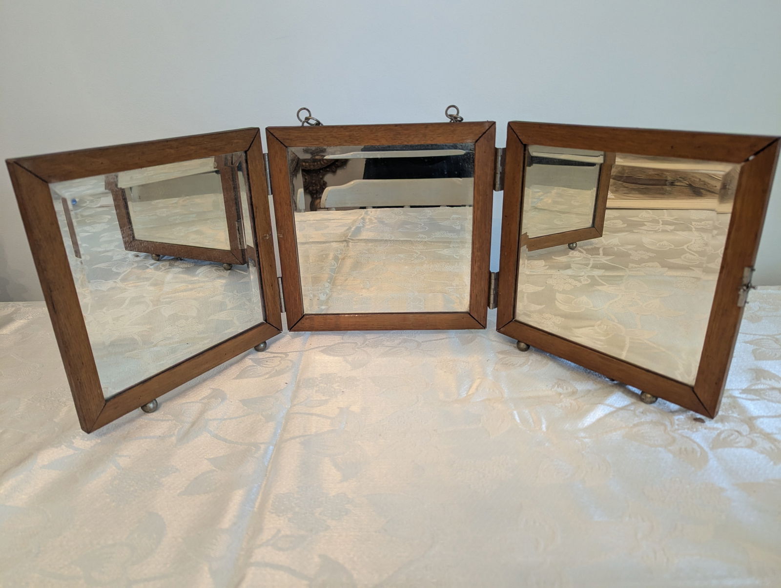 Antique Victorian Hanging Tabletop Tri-Fold Mirror. (1 of 7)