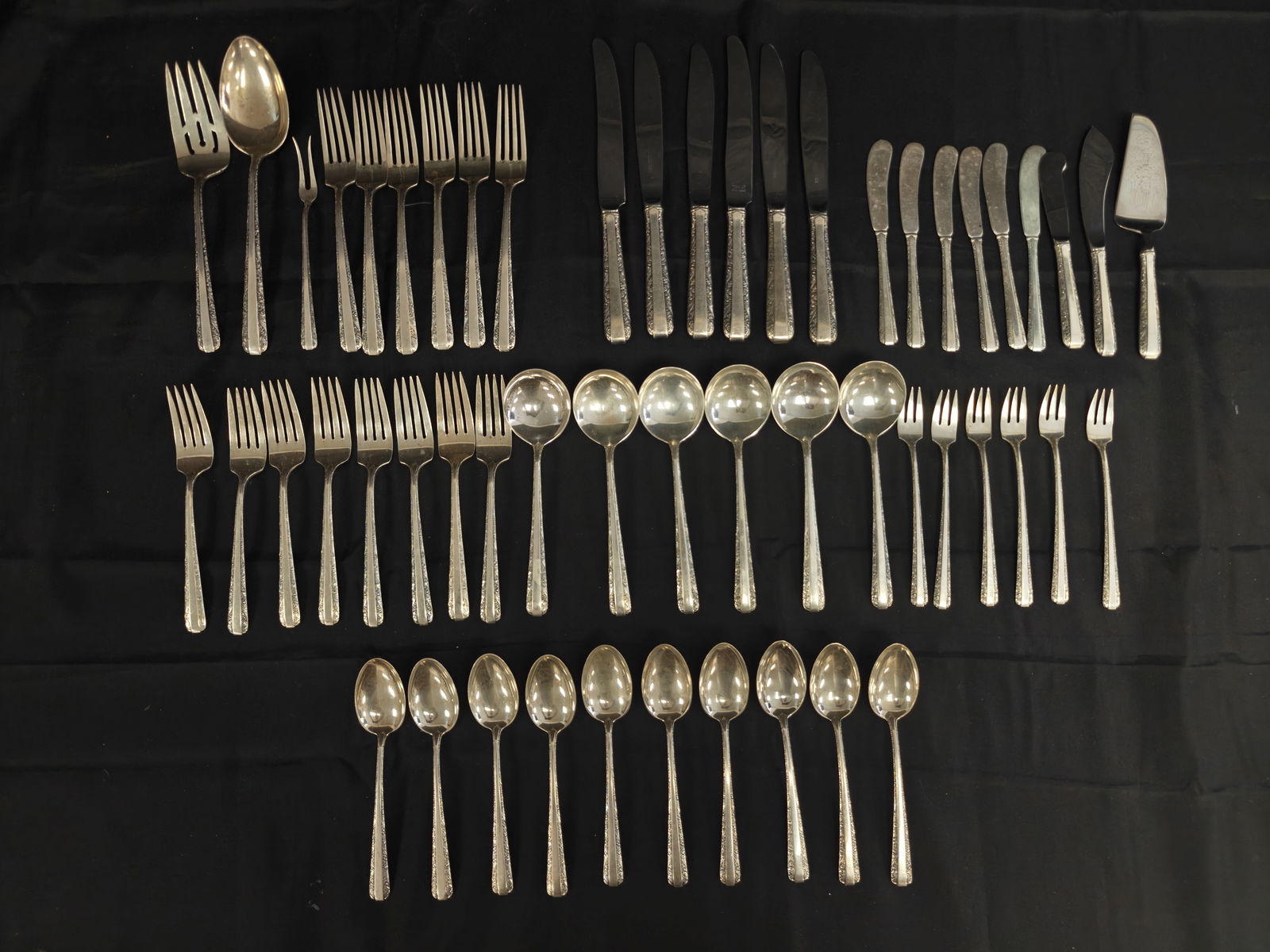Towle Sterling Candlelight Flatware - 53 pieces, 1436g. (1 of 12)